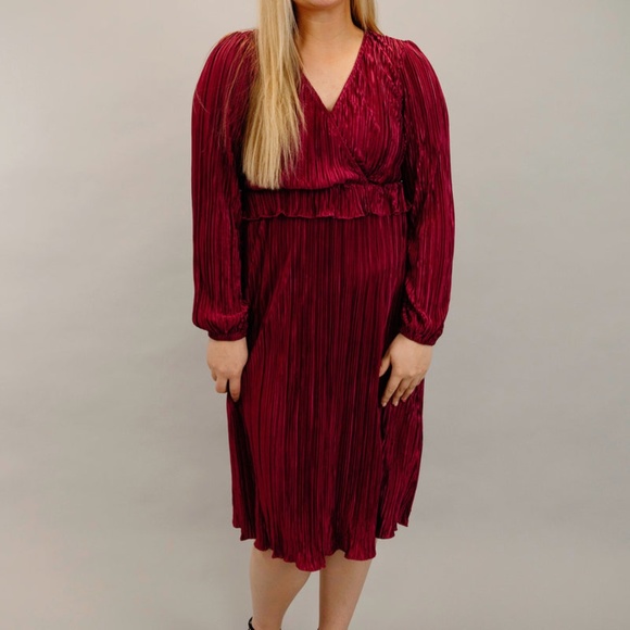 NWT Gilli Standing Ovation Maroon Midi Dress - Picture 5 of 12